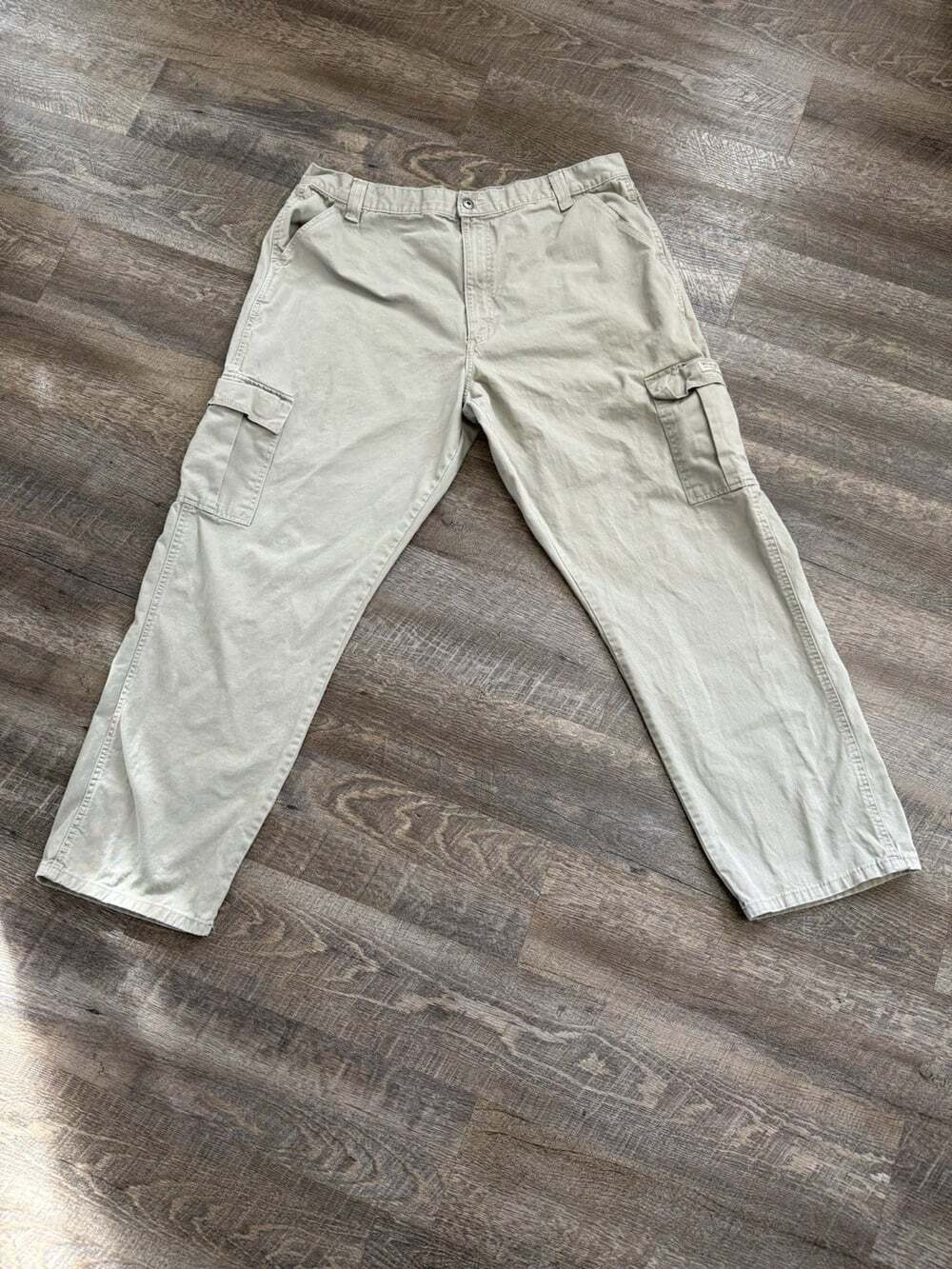 Vintage Wrangler Mens Cargo Pants Khaki Straight Leg Zip Fly Size 40x32 Cotton